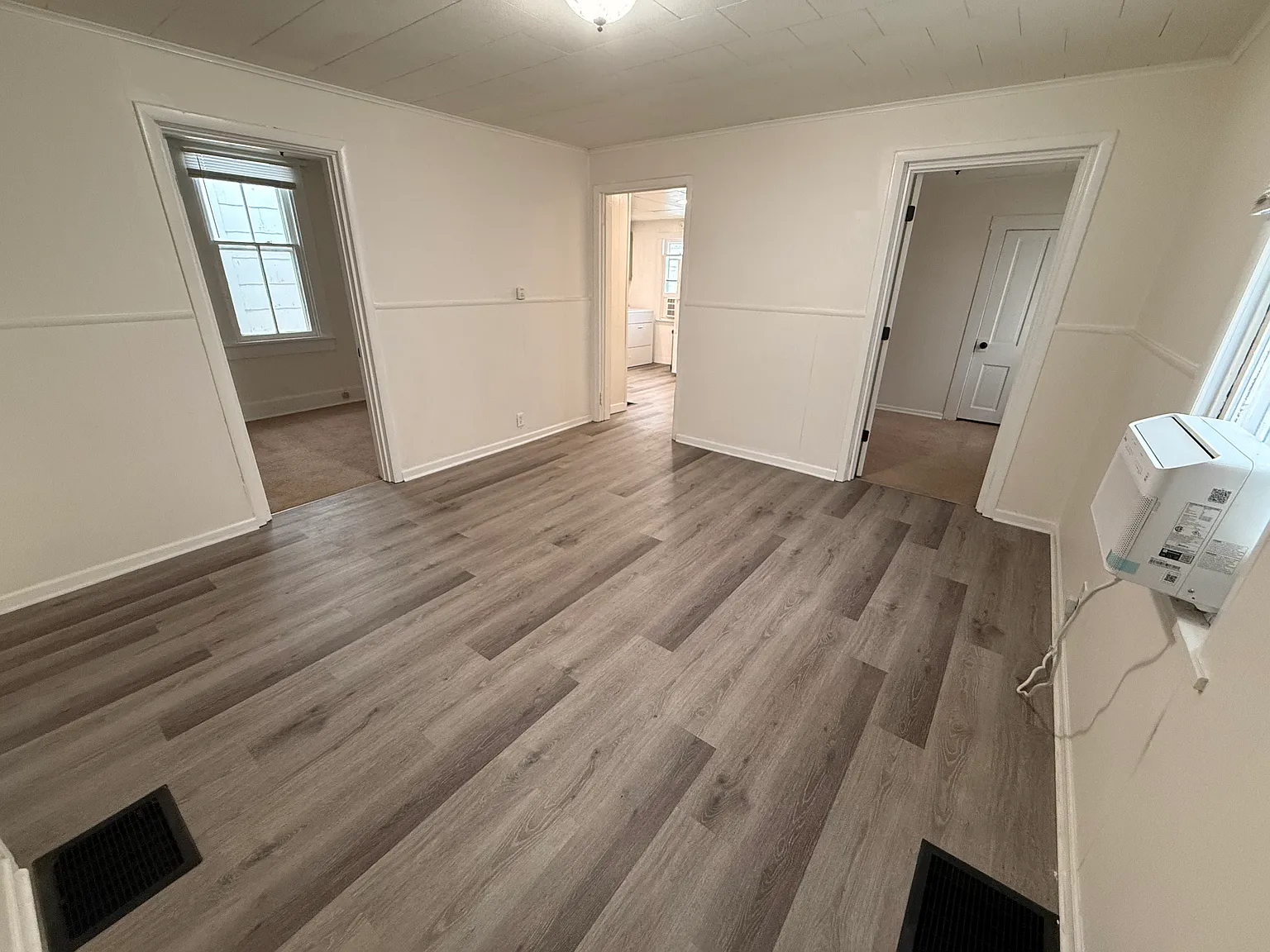 2 bed, 995 sqft, $1,350 — Photo 2