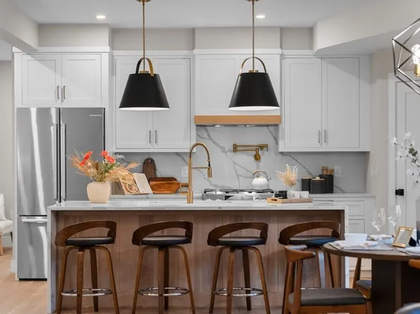 37 Elmwood St #Penthouse, Somerville, MA 02144