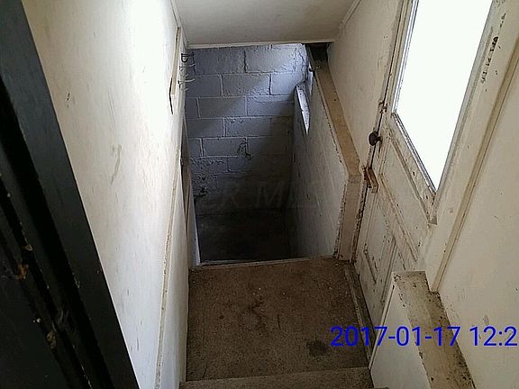 4th image of 759 S Ogden Ave