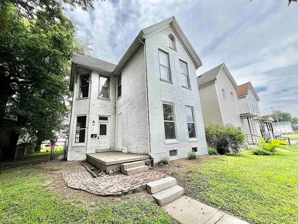 1st image of 1926 W Indiana St