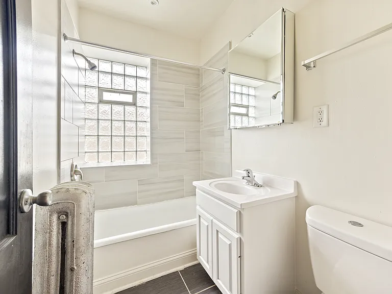 114 Clyde Ave — Photo 15