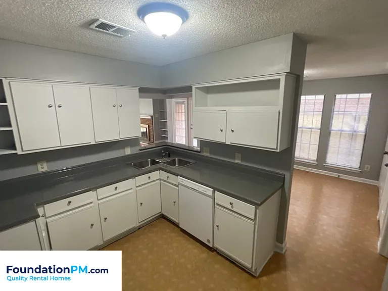8265 Cedar Chest Dr — Photo 3