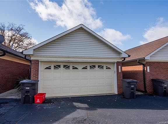 4th image of 128 N Oakwood Dr