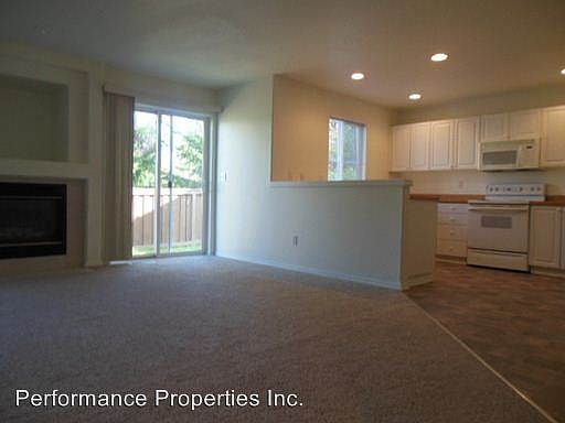 3rd image of 5167 NE Schoeler Cir