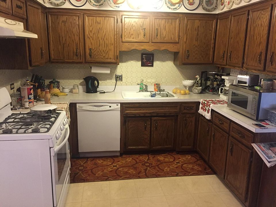 1st image of 8431 W Windsor Ave #1