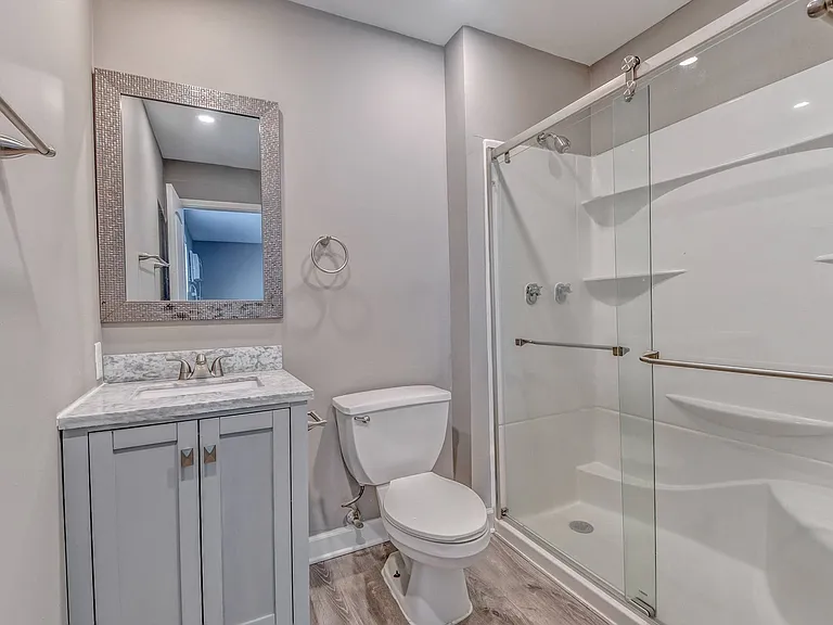 2x2 Primary bedroom bath