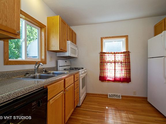 4th image of 618 Oak St