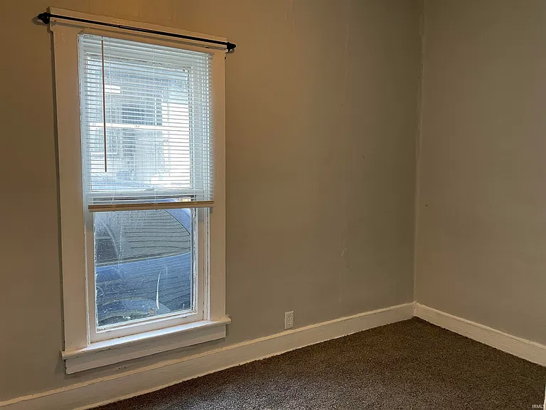 1807 Hale Ave — Photo 8