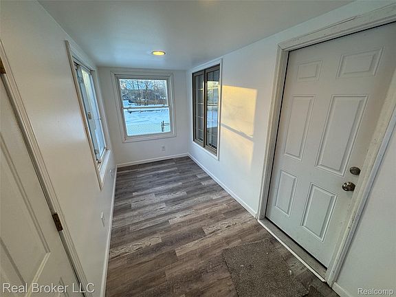 5th image of 86 Hamilton St