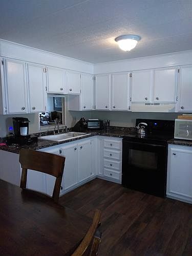2nd image of 3300 Keokuk Ct