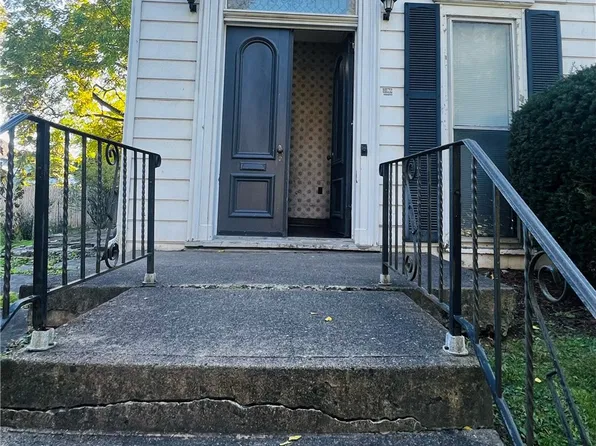 352 Maple Ave #B, Elmira, NY 14904