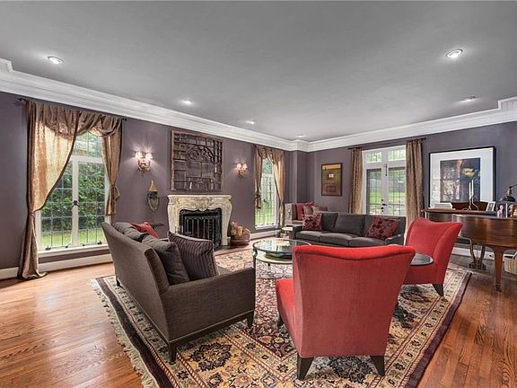4th image of 18102 Parkland Dr