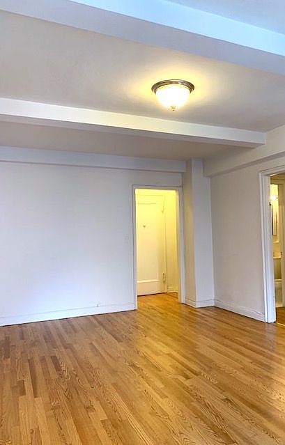 2nd image of 224 E 10th St APT 4