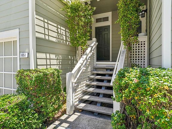 4th image of 1051 Helm Ln