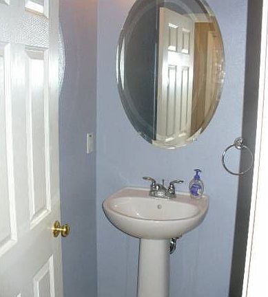 5th image of 904 Sawyer Way
