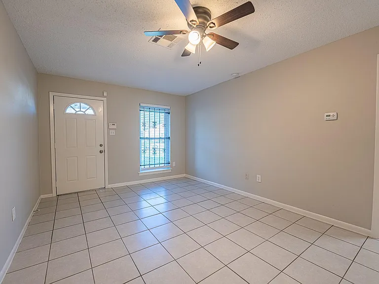 8124 Beech Cove Ln — Photo 5