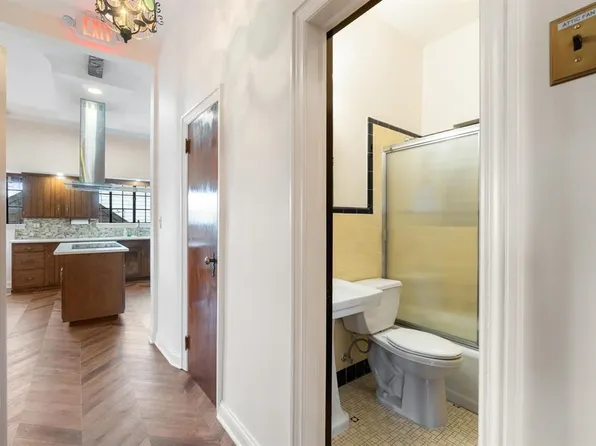 2314 Palisade Avenue image 12 of 49