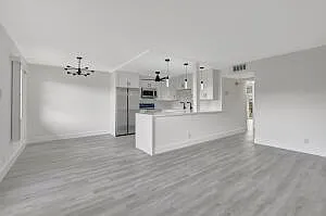 2 bed, 2.0 bath, 896 sqft, $3,500 — Photo 2