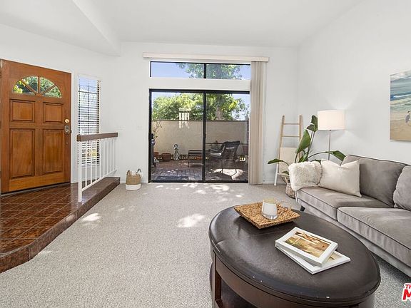 4th image of 7100 Balboa Blvd Unit 1102