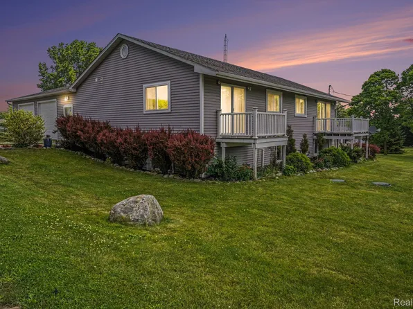 4848 Columbiaville Rd, Columbiaville, MI 48421
