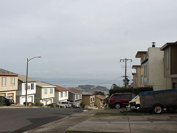2nd image of 137 Alta Vista Way