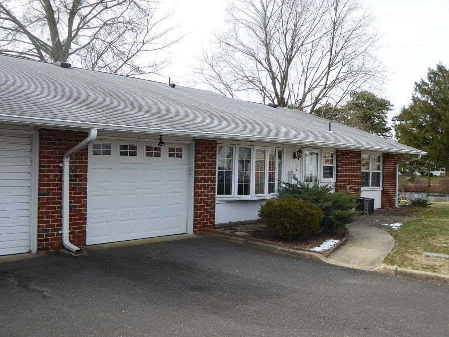 2nd image of 1181A Clydebank Ct
