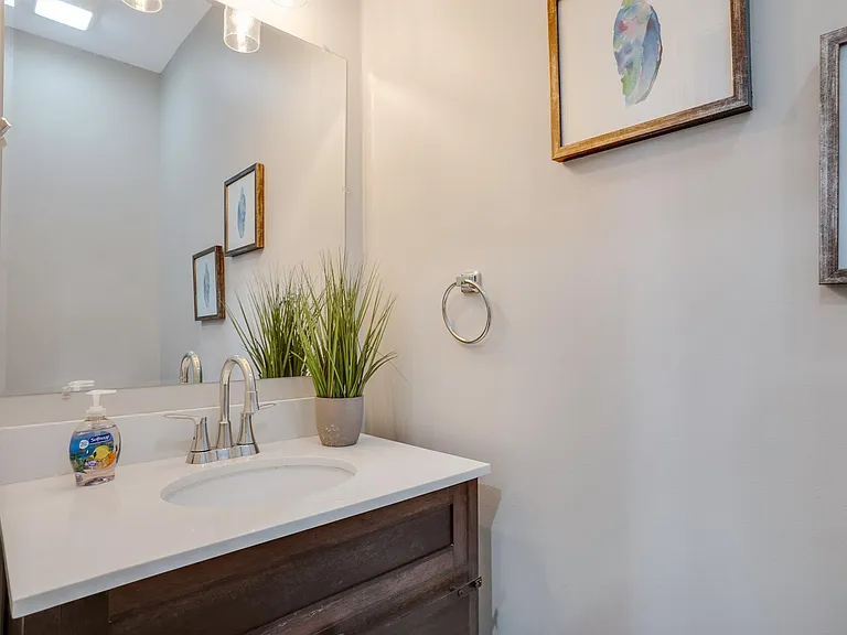 293 W Park Ave — Photo 4