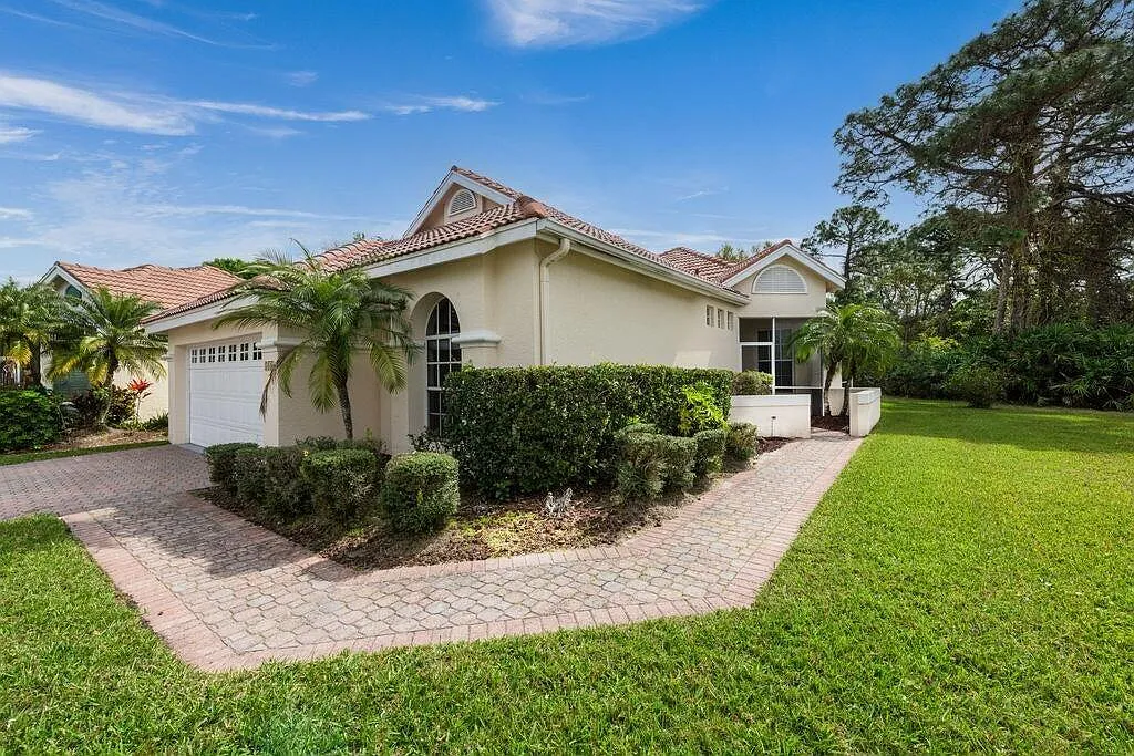 3 bed, 2.0 bath, 1675 sqft, $2,550 — Photo 2