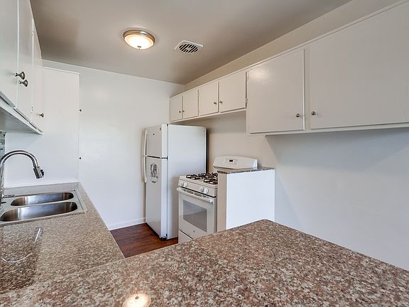 2nd image of 4045 Stevely Ave APT 7