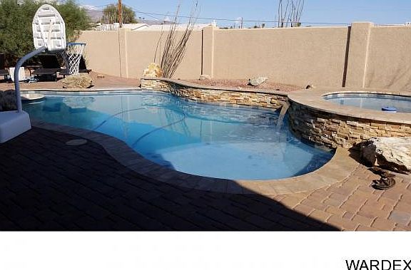 3rd image of 2290 Hillside Dr