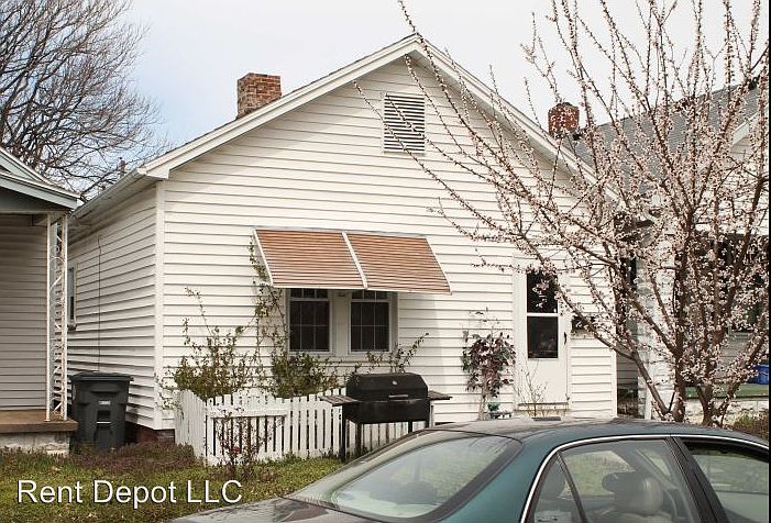 1st image of 1336 E Illinois St