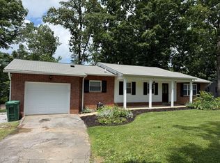 1905 S Hills Dr, Knoxville, TN 37920