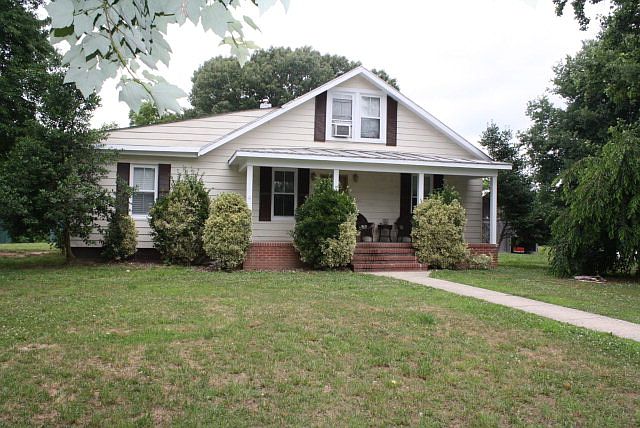1st image of 128 Dixie Ln