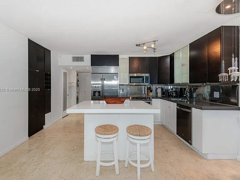 2301 Collins Ave #705 — Photo 8