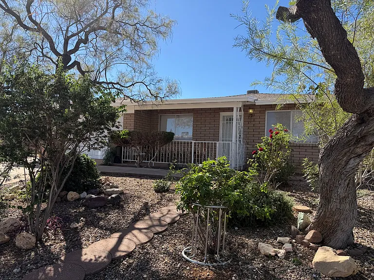 1101 Cholla Cir — Photo 2