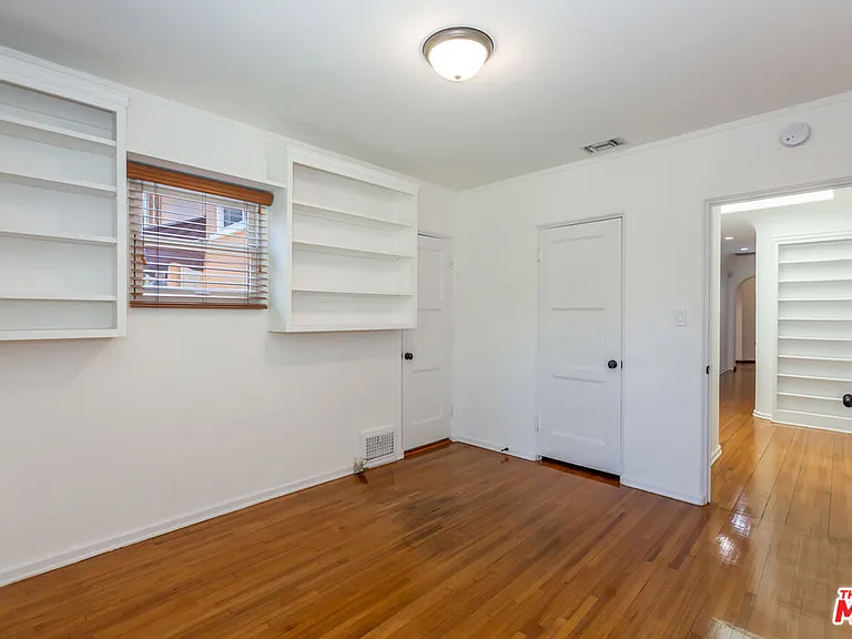 252 S Canon Dr — Photo 26