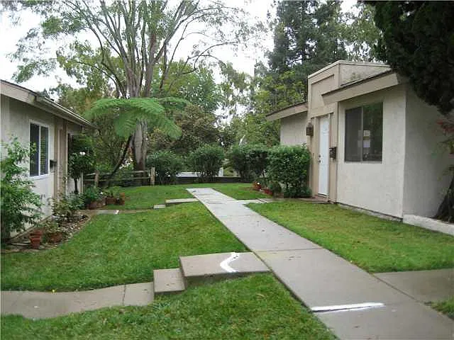 3 bed, 1109 sqft, $3,600 — Photo 4