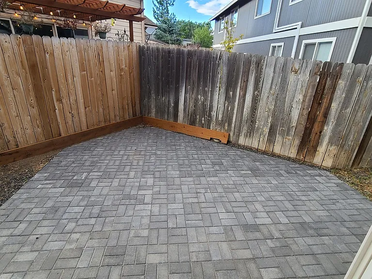 2141 SW Quartz Ave — Photo 22