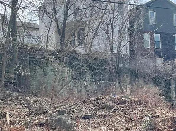 932 E Warrington Ave, Pittsburgh, PA 15210
