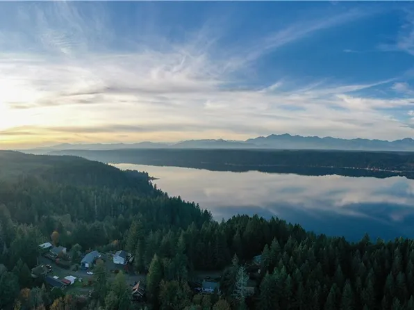 841 E Creekside Dr, Belfair, WA 98528