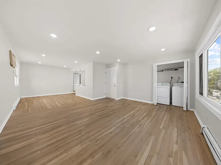 18 E 3rd St #2 — Photo 16