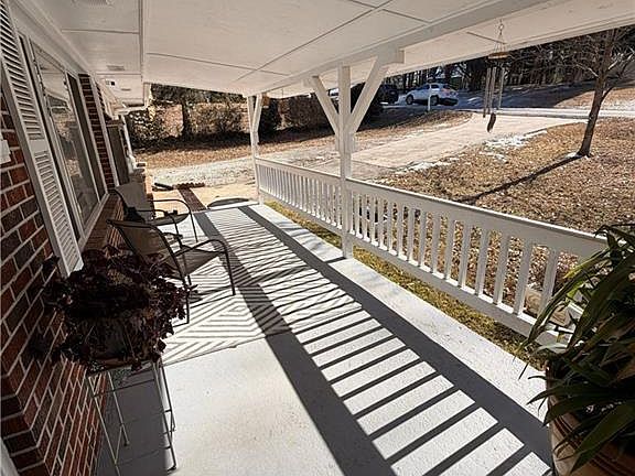 4th image of 526 Poplar St