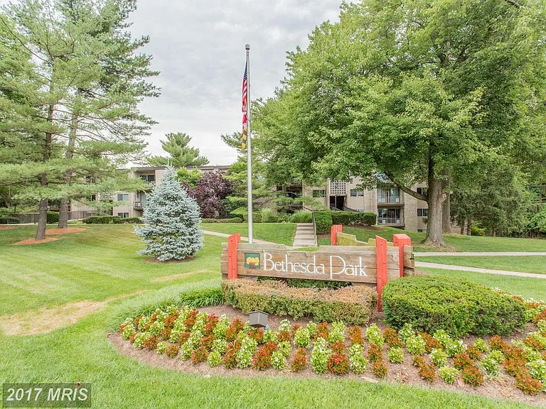 12307 Braxfield Ct #413 — Photo 24