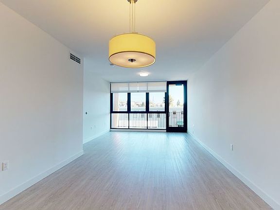 2nd image of 4435 Piedmont Ave Unit 209