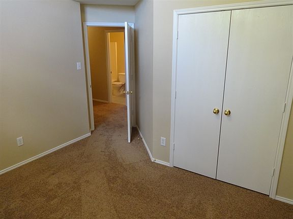 5th image of 1018 Canyon Lake Dr