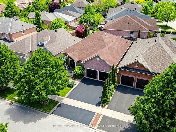 3rd image of 19 Johnson Cres