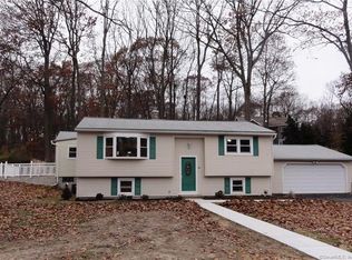 11 Spruce Dr, Prospect, CT 06712