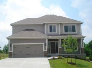 624 Avondale Ln, Raymore, MO 64083