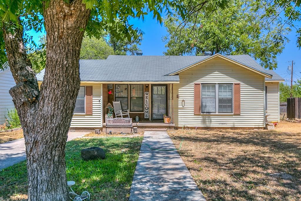 802 N 5th St, Ballinger, TX 76821 MLS 114057 Zillow
