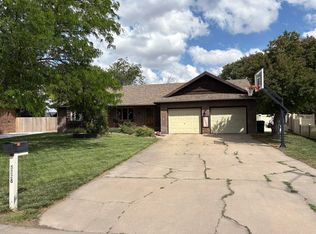 5228 Quail Creek Dr, Great Bend, KS 67530